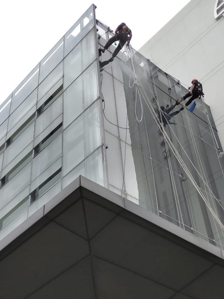 Commercial Cleaning Facade Cleaning